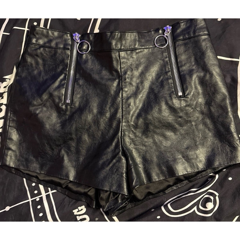 Seek the Label Women's Black Double Zip Satin Lined Faux Leather‎ Hot Shorts, XS